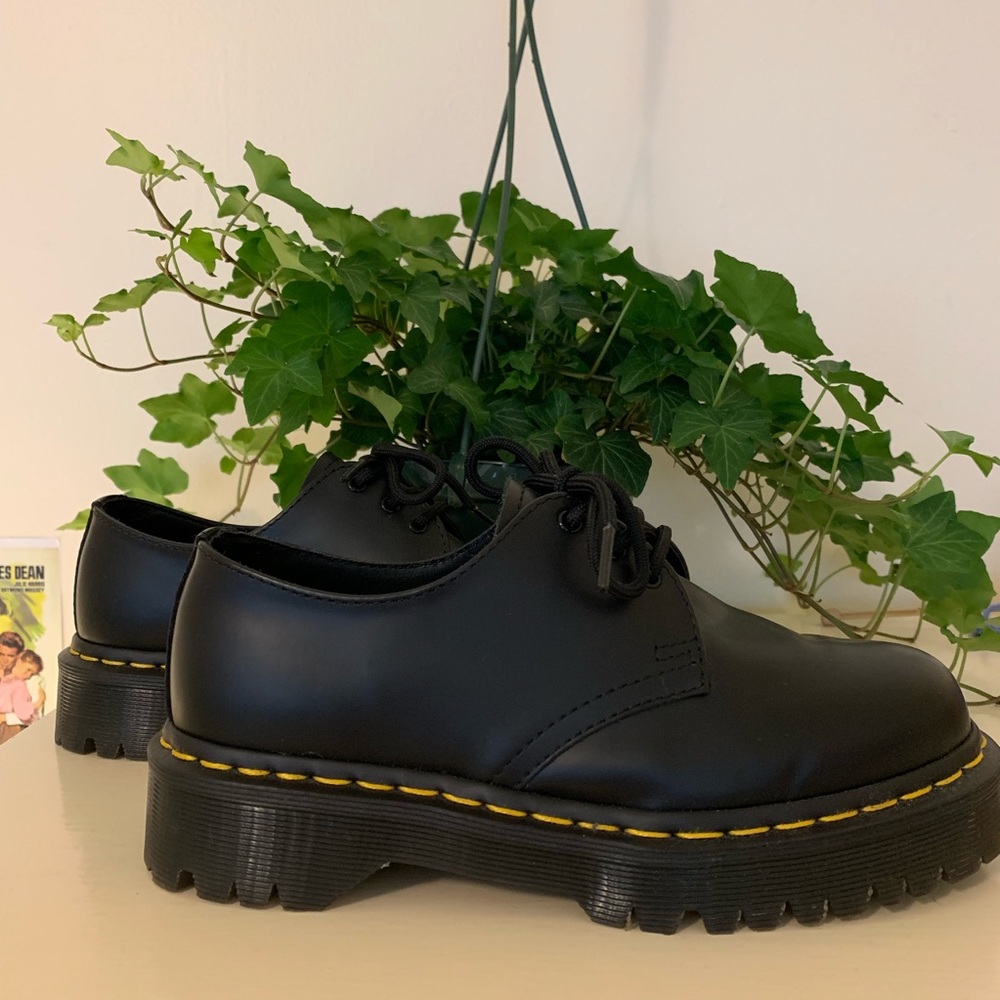 SOLD - DR. MARTENS 1461 Bex